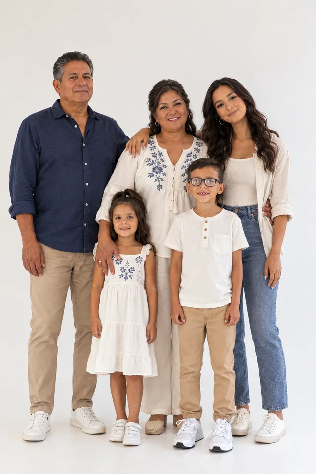 Muestra de poses de Poses de Familia y Grupos: Con niños pequeños
